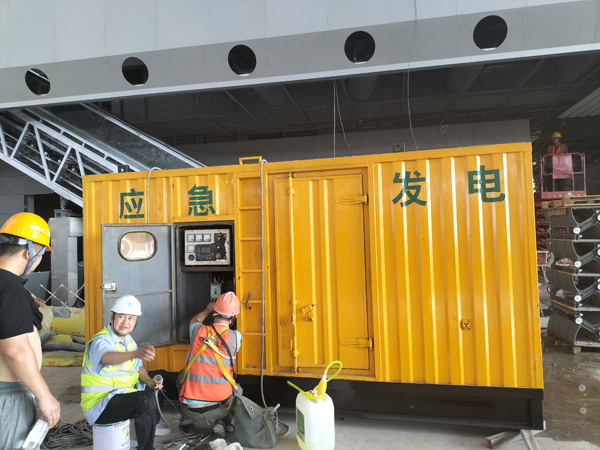 东昌怎样判断空气滤清器是否需要更换？