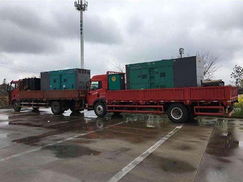 东昌涂抹密封胶后，需要等待多长时间才能安装水冷式机油散热器密封件？